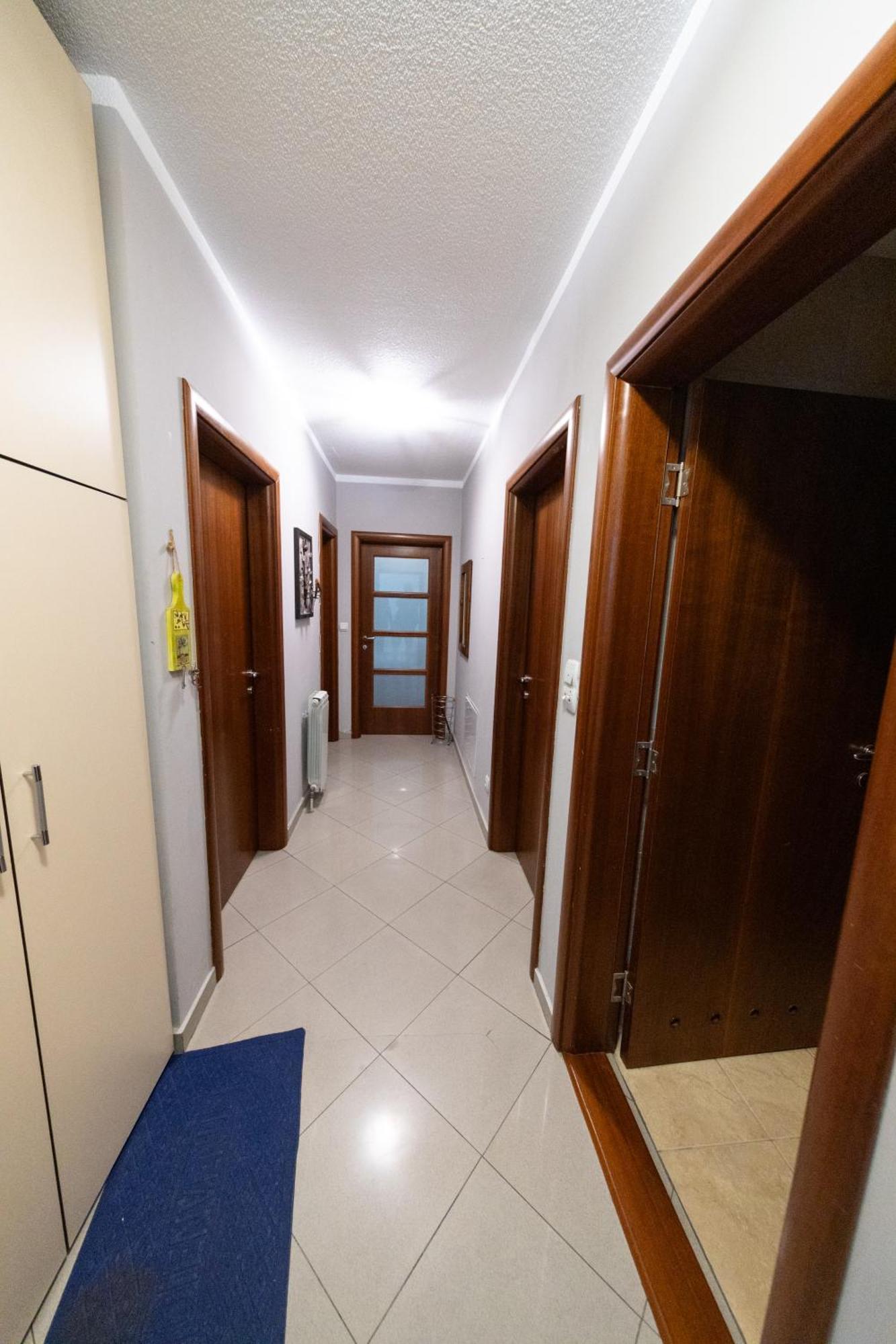 Lux Place Apartments Downtown Kragujevac Exterior photo