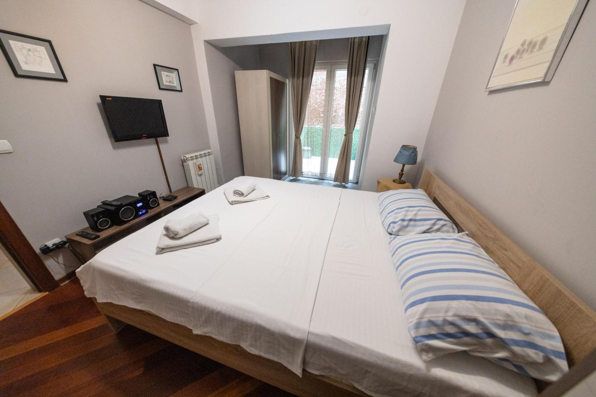 Lux Place Apartments Downtown Kragujevac Exterior photo